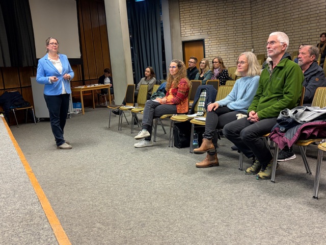 Frau Ophelia Markgraf